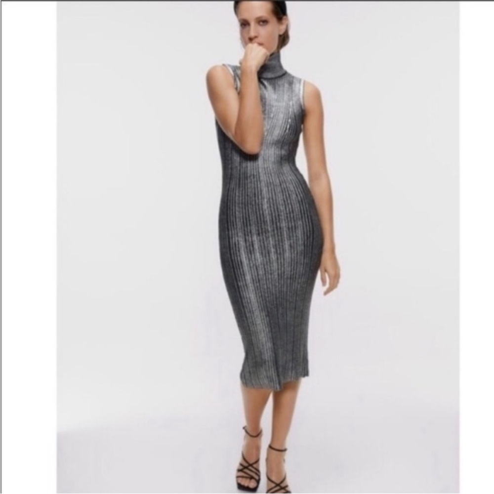 Zara Gray and White Bodycon Midi Dress Mock Neck Sleeveless